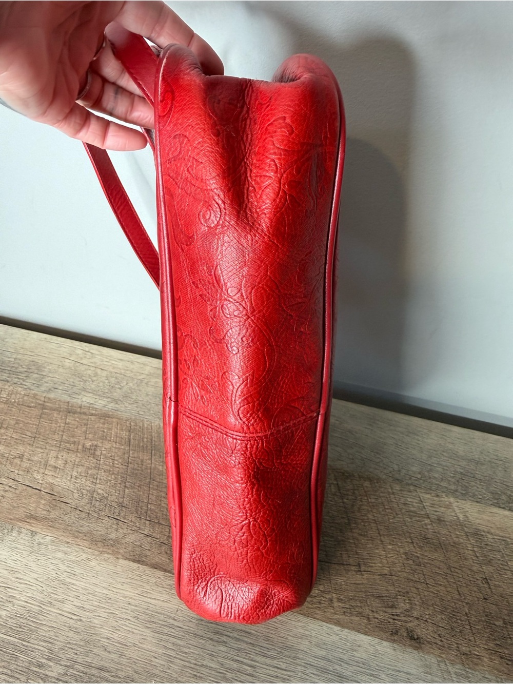 DANIER Vintage Red Leather Kisslock Shoulder Bag Purse Filagree Pattern - Picture 9 of 16